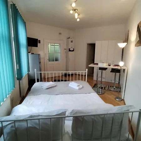 M&a Ana Central Studio