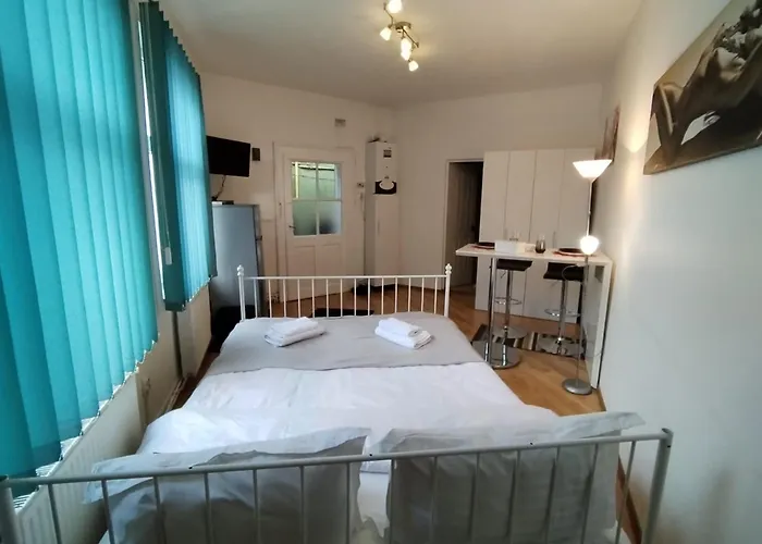 M&a Ana Central Studio